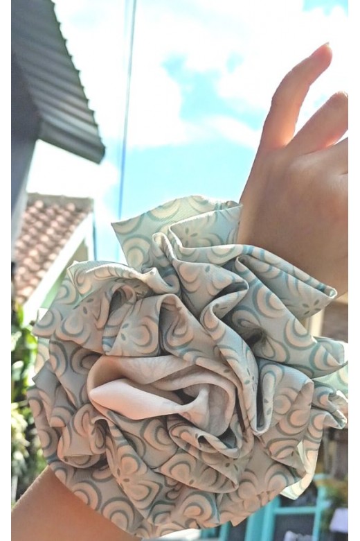 Scrunchie Flower Motif